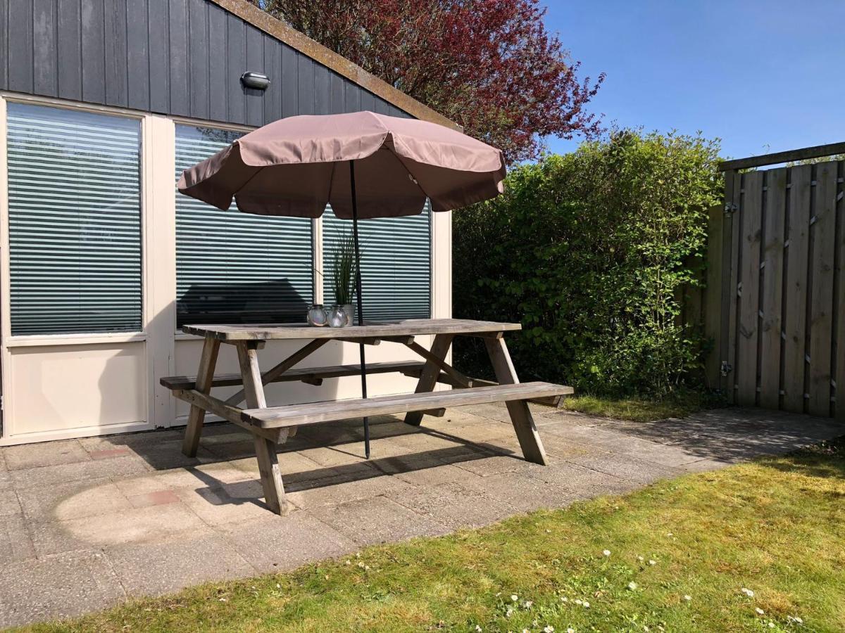 Holiday home Comfortabel 6-persoons Nabij Strand, Bos, Duinen En *